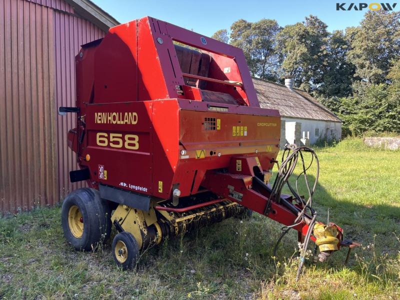 New Holland 658 round baler 3