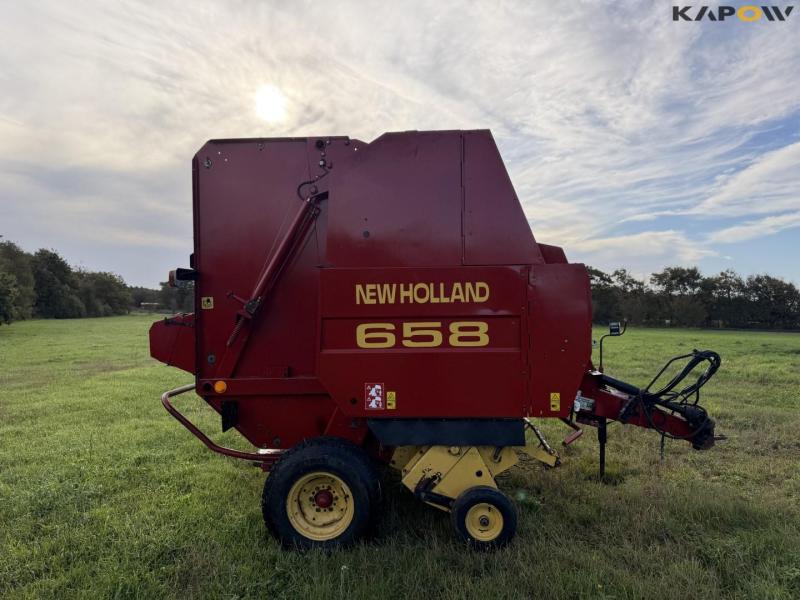 New Holland 658 round baler 4