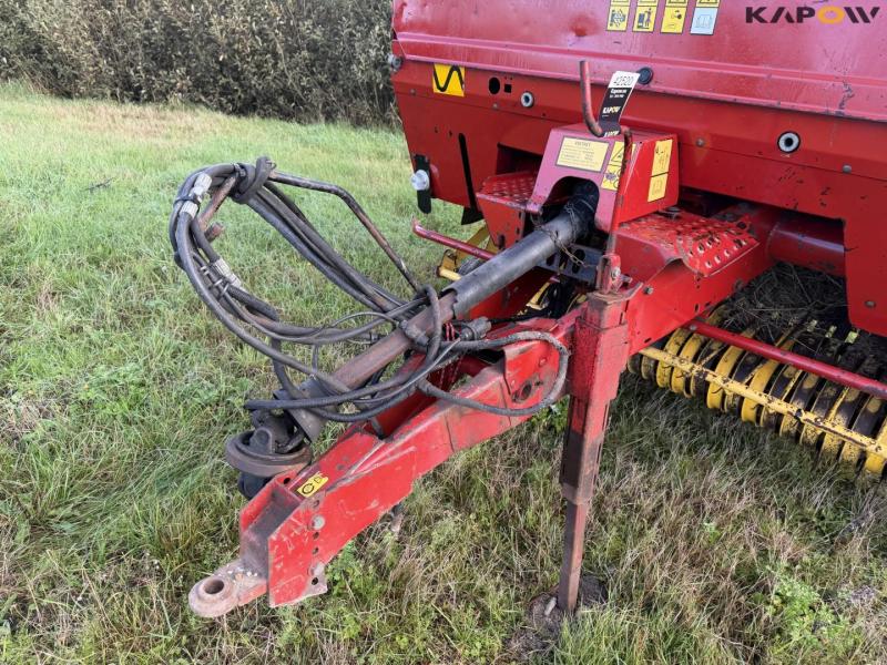 New Holland 658 round baler 10