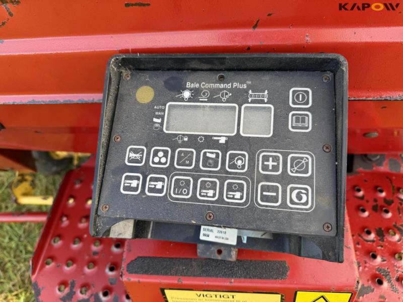 New Holland 658 round baler 31