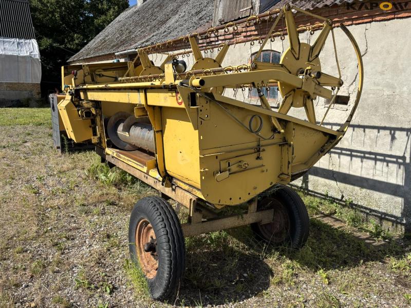 New Holland 8030 combine harvester with chopper 103