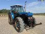 New Holland 8240 tractor 3