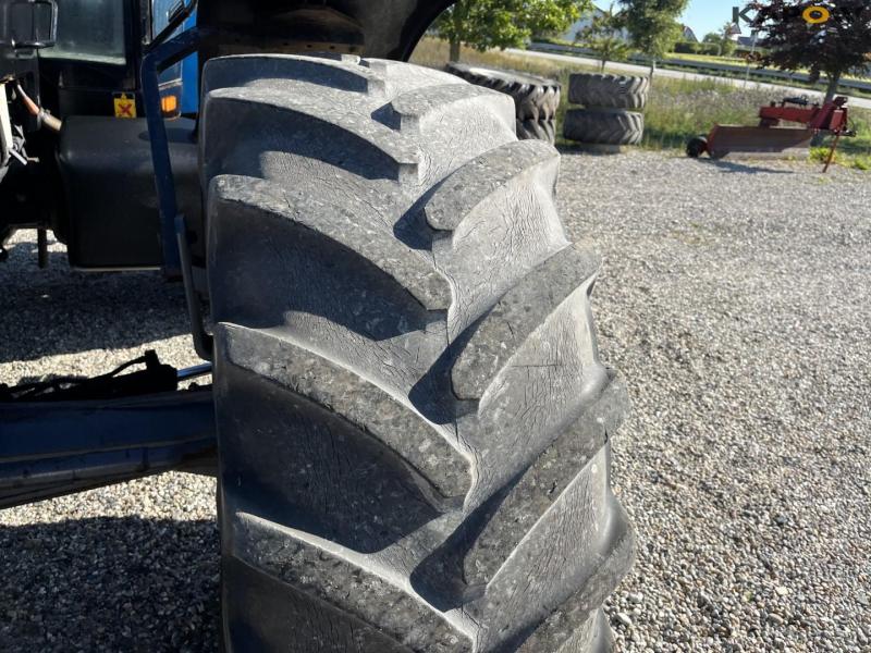 New Holland 8360 tractor 11