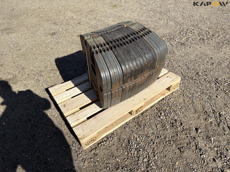 New Holland 900kg front weight 3