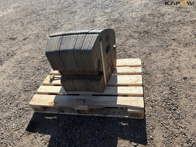 New Holland 900kg front weight 6