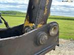 New Holland B115B backhoe loader 36