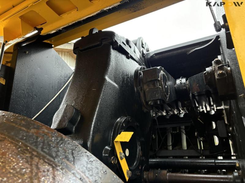 New Holland BB9080 baler 62