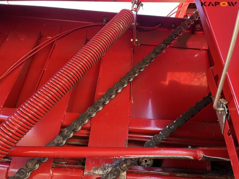 New Holland BB980 big baler 33