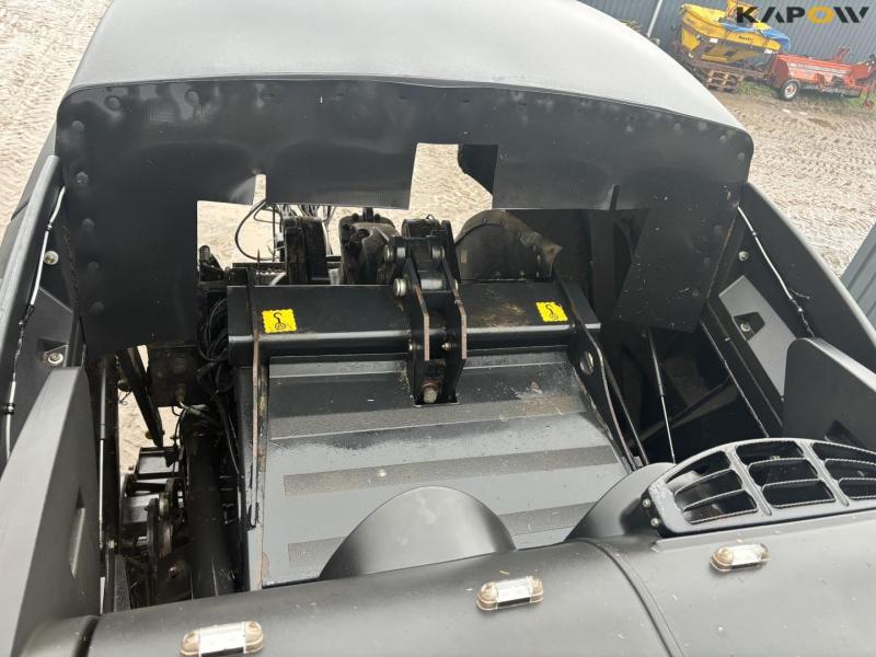 New Holland Bigbaler 890 with bale trailer 40