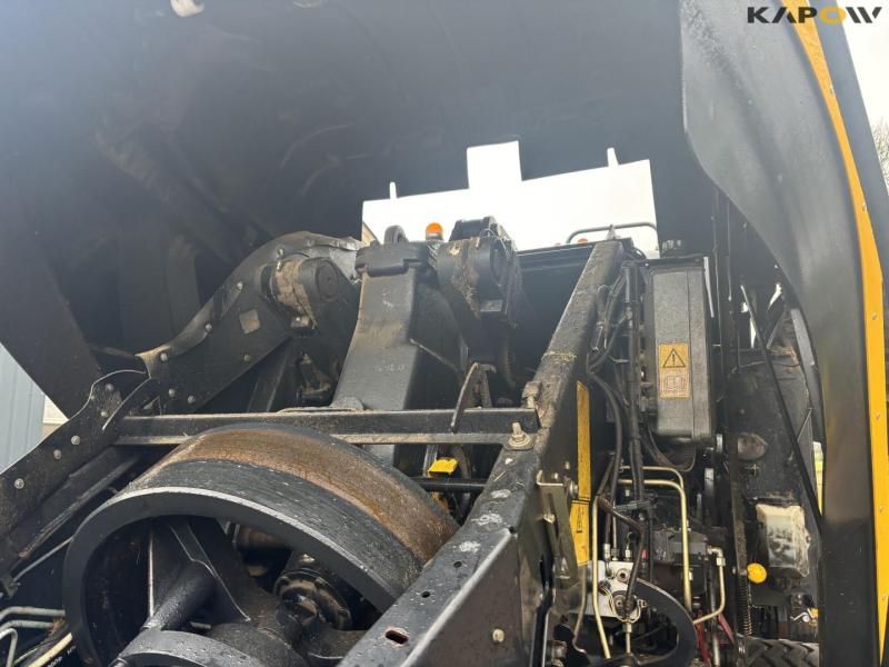 New Holland Bigbaler 890 with bale trailer 50