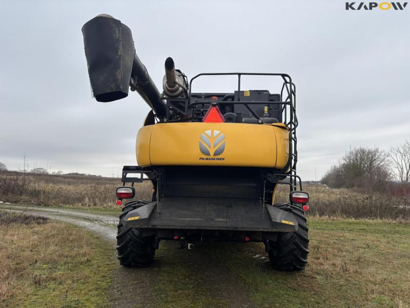 New Holland CR 8.90 Relevation 4 WD 30ft 6