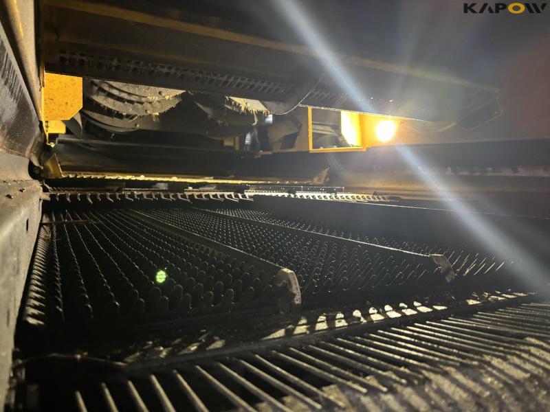 New Holland CR 8.90 Relevation 4 WD 30ft 47