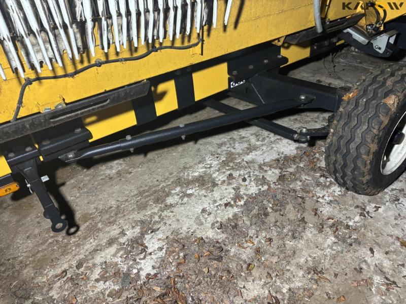 New Holland CR 8.90 Relevation 4 WD 30ft 106