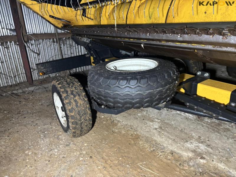 New Holland CR 8.90 Relevation 4 WD 30ft 116