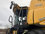 New Holland CR 8.90 Relevation 4 WD 30ft 69
