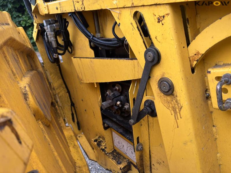 New Holland CR 9080 combine harvester 30 feet 146