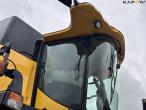 New Holland CR 9080 combine harvester 30 feet 17