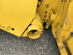 New Holland CR9080 SLH combine harvester with 30 foot header 32