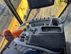 New Holland CR9090 combine with 41-foot varifeed header 80