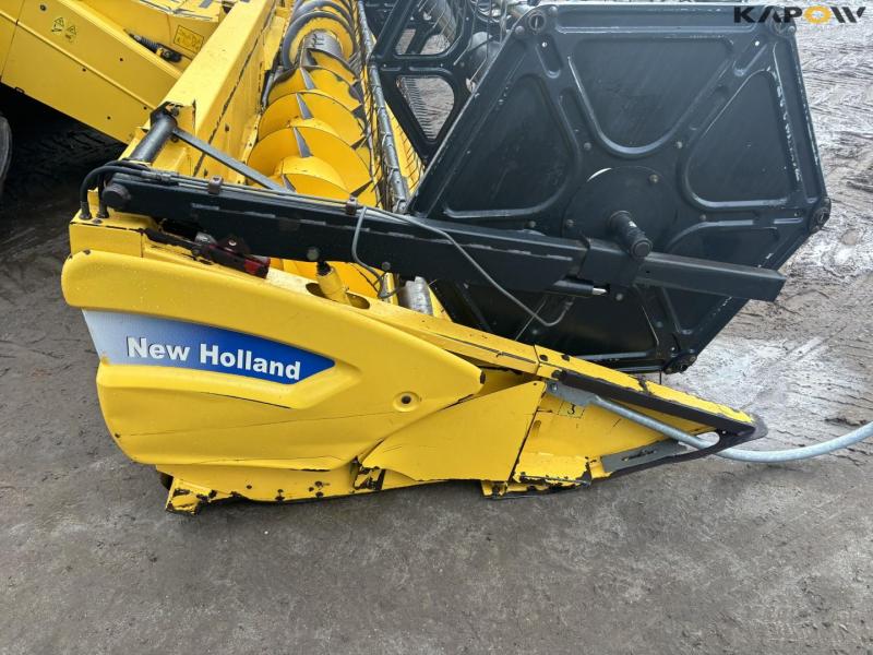 New Holland CX8060 combine harvester 17