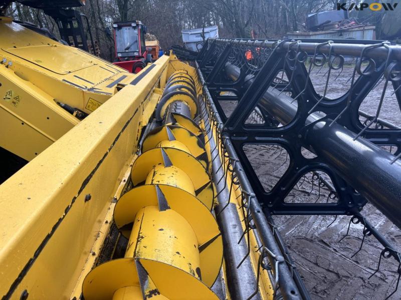 New Holland CX8060 combine harvester 19