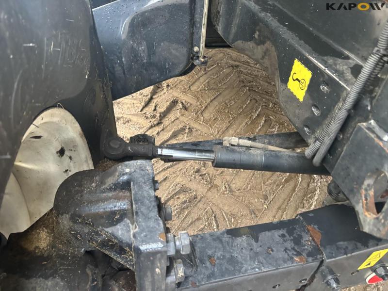 New Holland CX8060 combine harvester 54