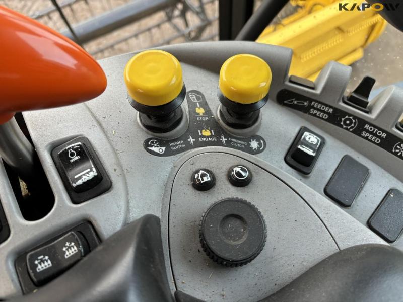 New Holland CX8060 combine harvester 72