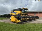 New Holland CX8080 combine harvester 3