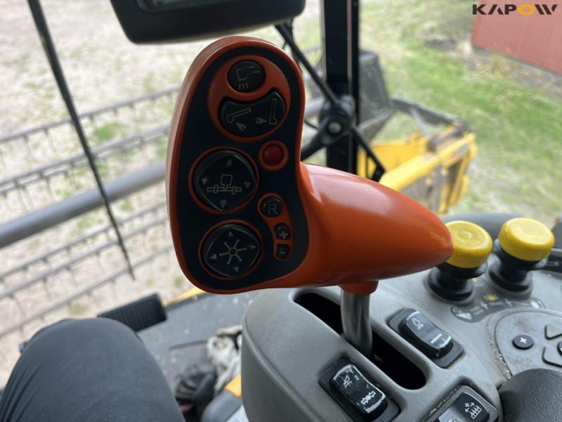 New Holland CX840 combine with 24 foot header 60
