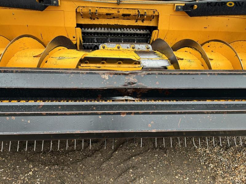 New Holland FR 650 forage harvester 29