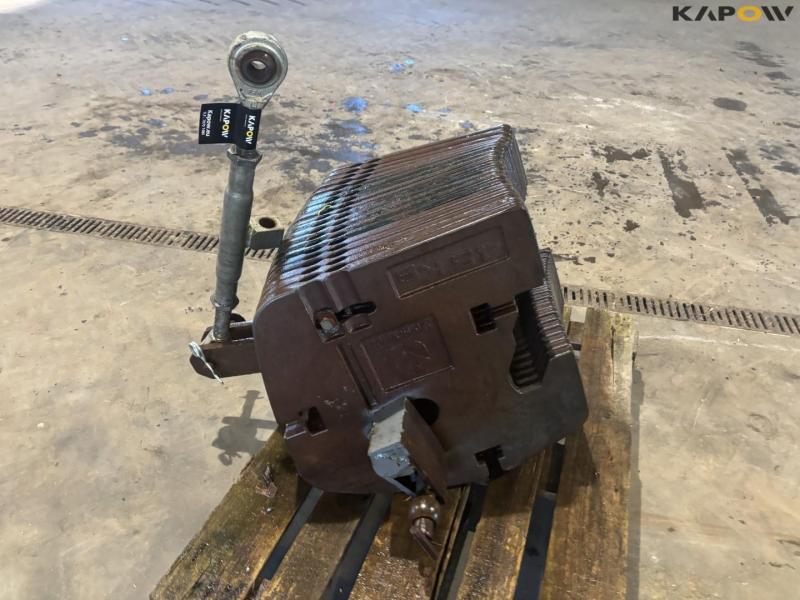 New Holland front block 900kg 9