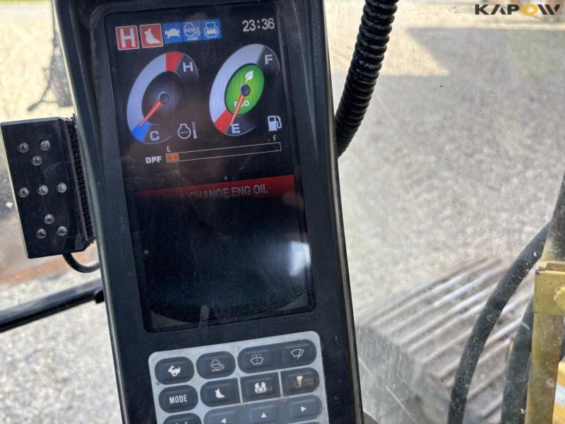 New Holland Kobelco E140CSR excavator 43