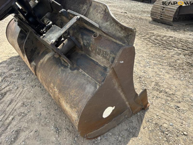 New Holland Kobelco E245B excavator 15