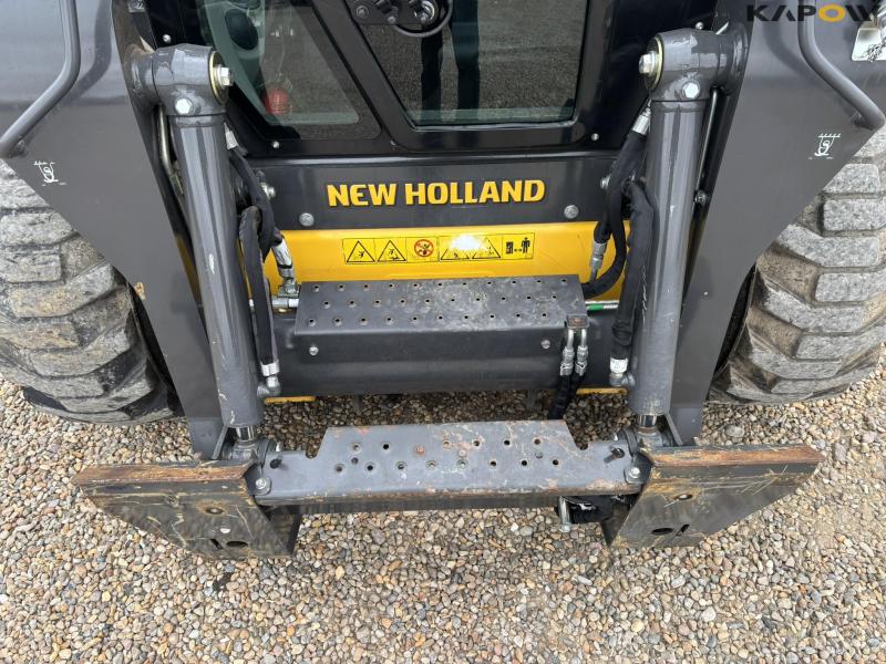 New Holland L318 skid steer loader 10