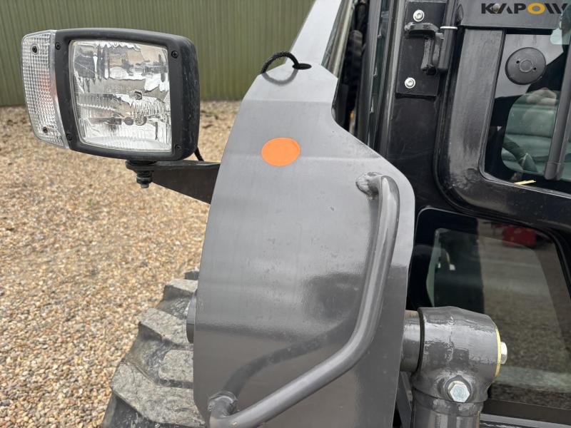 New Holland L318 skid steer loader 13