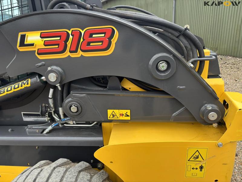 New Holland L318 skid steer loader 39