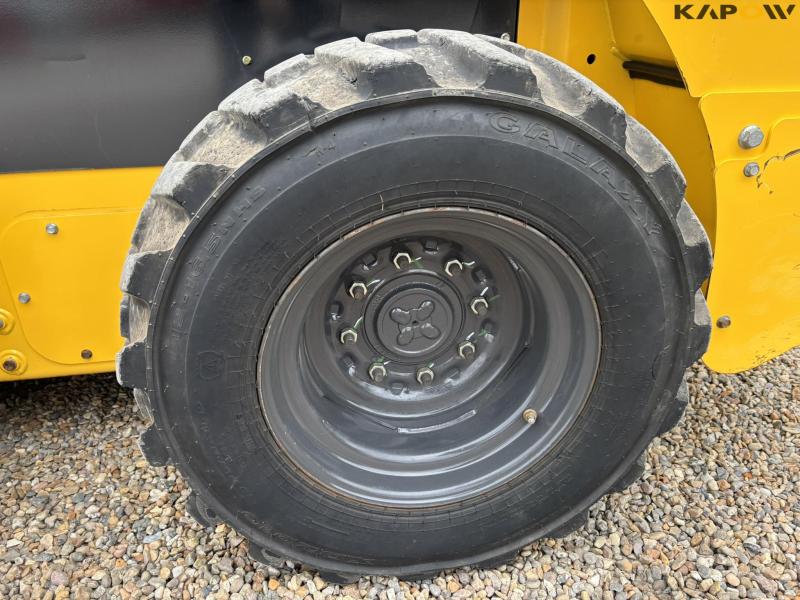 New Holland L318 skid steer loader 42