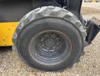 New Holland L318 skid steer loader 17