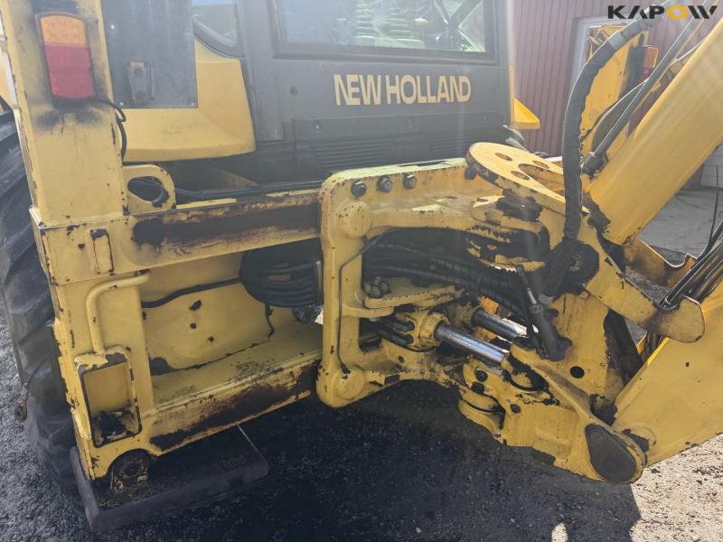 New Holland LB115B-4PS backhoe loader 18