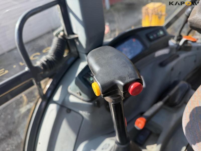 New Holland LB115B-4PS backhoe loader 33
