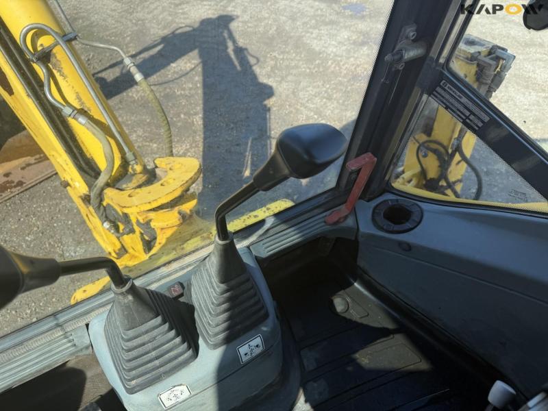 New Holland LB115B-4PS backhoe loader 44