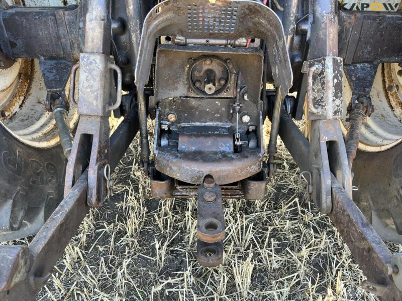 New Holland M160 tractor 28