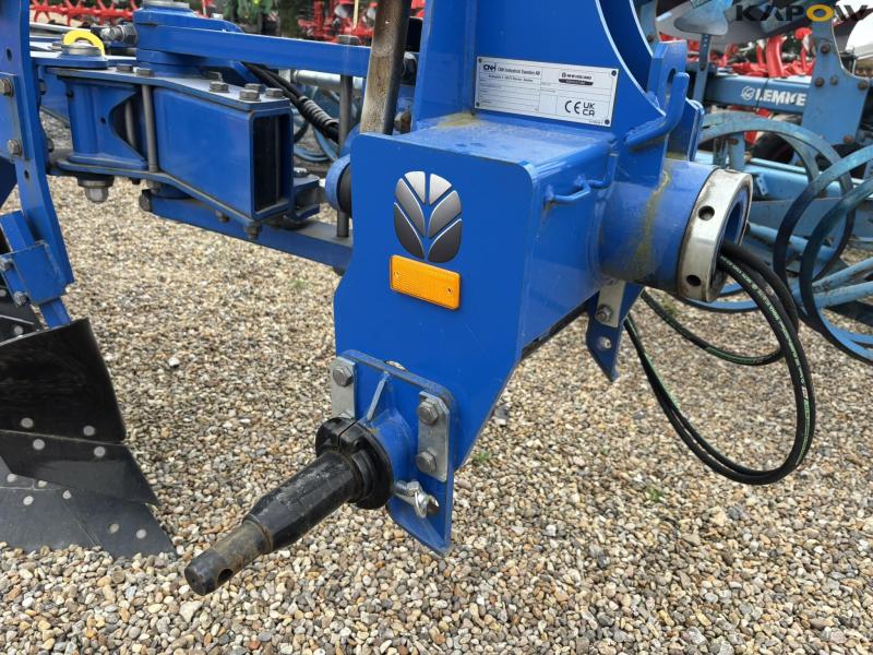 New Holland PLGF 4 furrow reversible plough - new 12