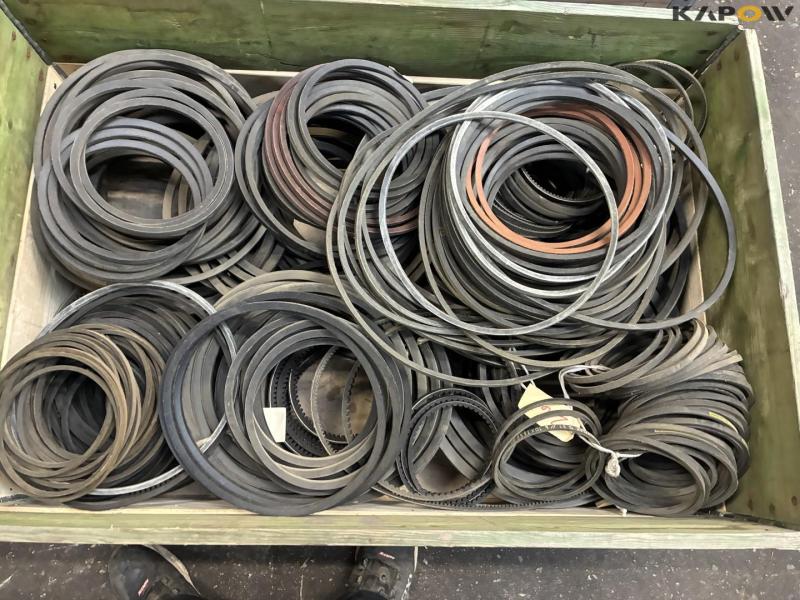 New Holland belts 52