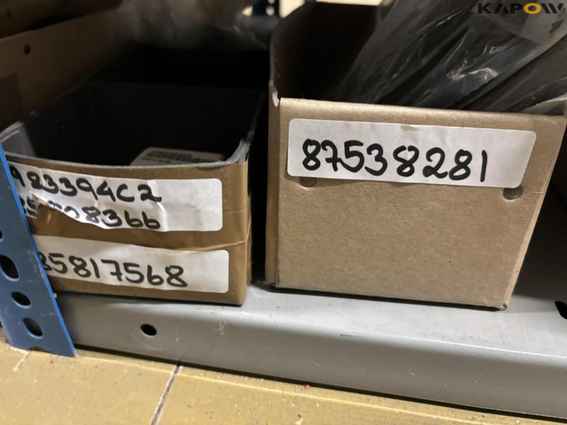 New Holland spare parts/filters - new 33