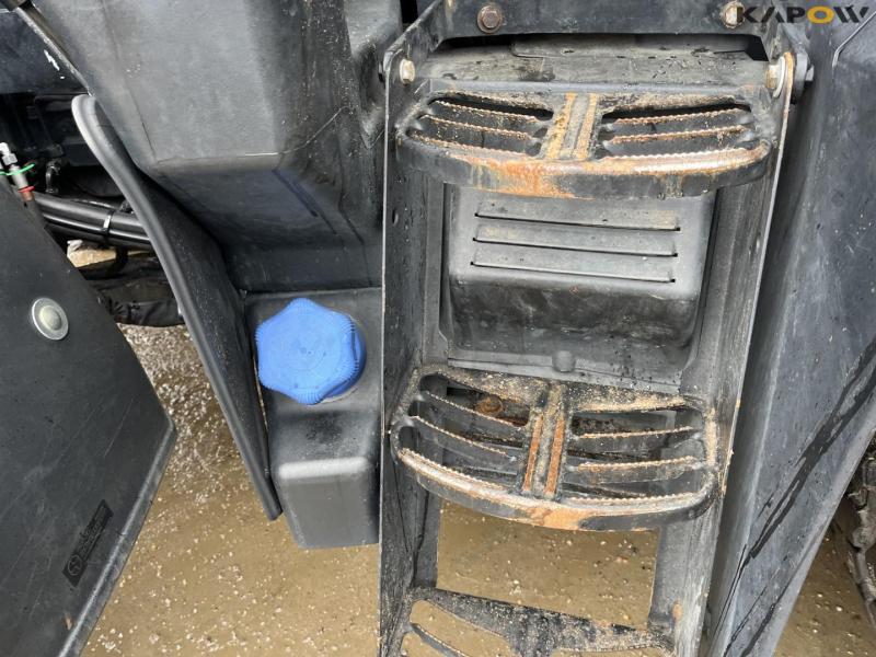 New Holland T6.150 tractor with Mulac arm mower 31