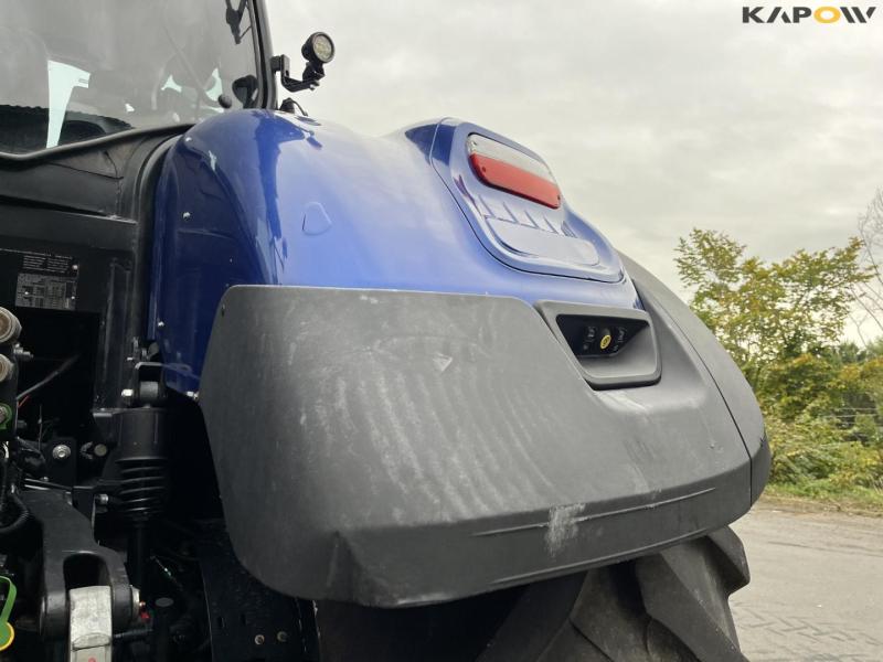 New Holland T7.315 tractor 31