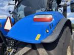 New Holland T7.230 tractor 33