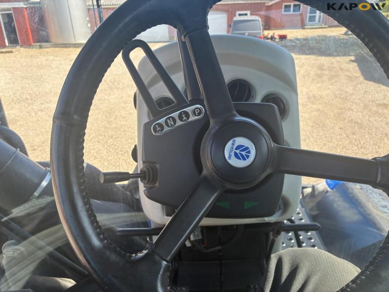 New Holland T9040 tractor with twin wheels 65