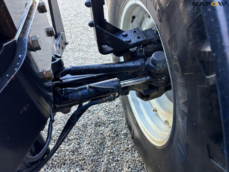 New Holland TM155 tractor 16